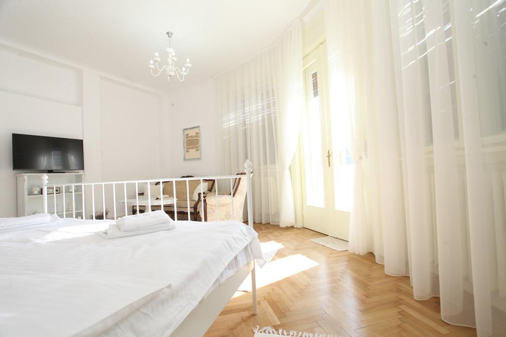 Apartament White Opera By Nux Kluż-Napoka Zewnętrze zdjęcie